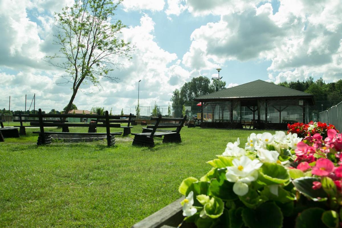 Camping Oaza Blonie Kornik Domki Standard Plus - 3 Pokoje Kültér fotó